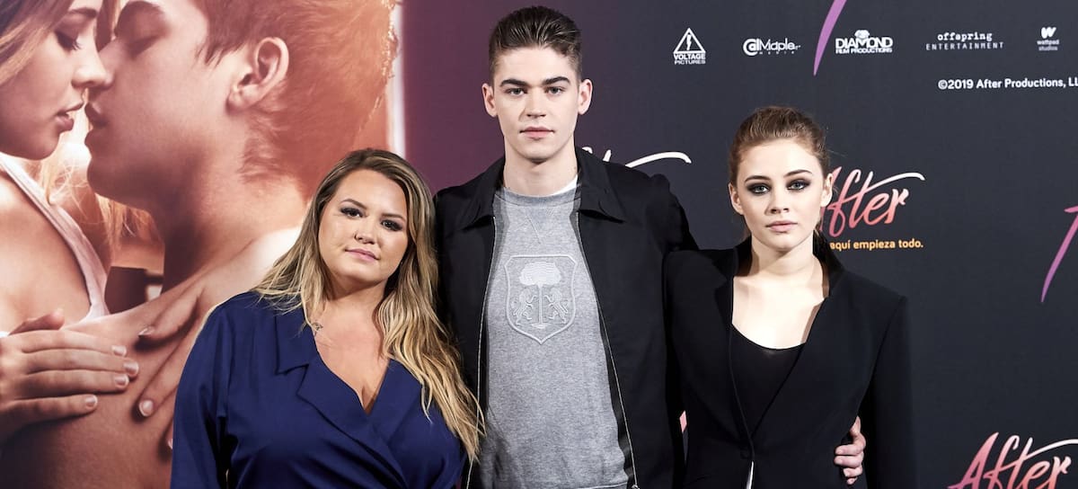 (De izq. a der.) Anna Todd, Josephine Langford y Hero Fiennes Tiffin acuden a la presentación de 'After. Aquí empieza todo', el 26 de marzo de 2019 en Madrid, España