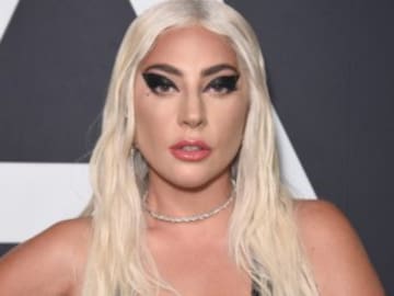Lady Gaga tiene la mascarilla más cool para este distanciamiento social