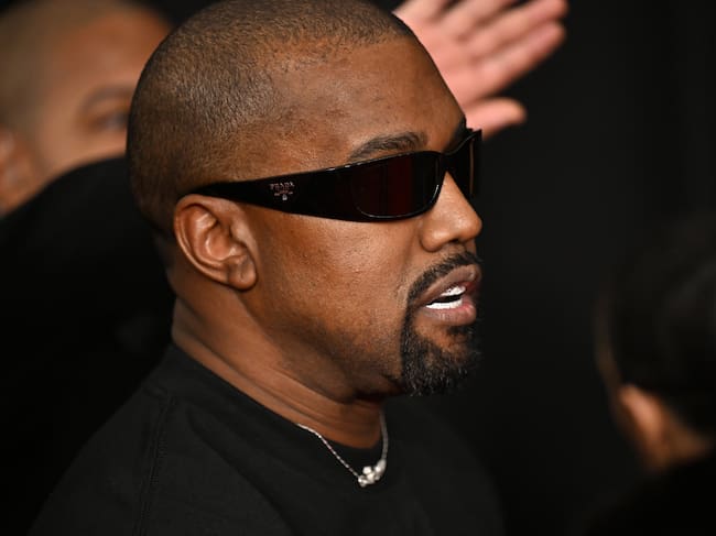 Kanye West se presenta en los Grammys 2025 el 2 de febrero