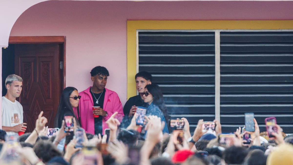 De Lamine Yamal a Marc Giró: todos los famosos invitados a La Casita en el primer concierto de Bad Bunny en Barcelona