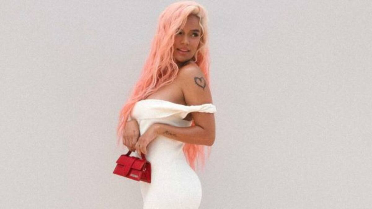 Karol G se roba todas las miradas en la Semana de la Moda de París