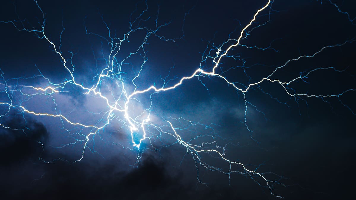 ¿Qué hacer si te sorprende una tormenta eléctrica?