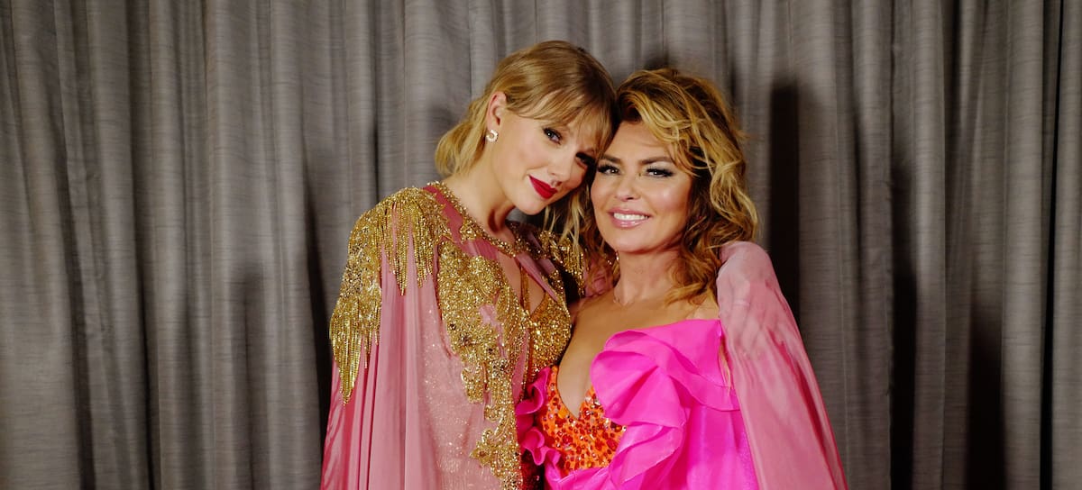 Taylor Swift y Shania Twain en los American Music Awards de 2019.