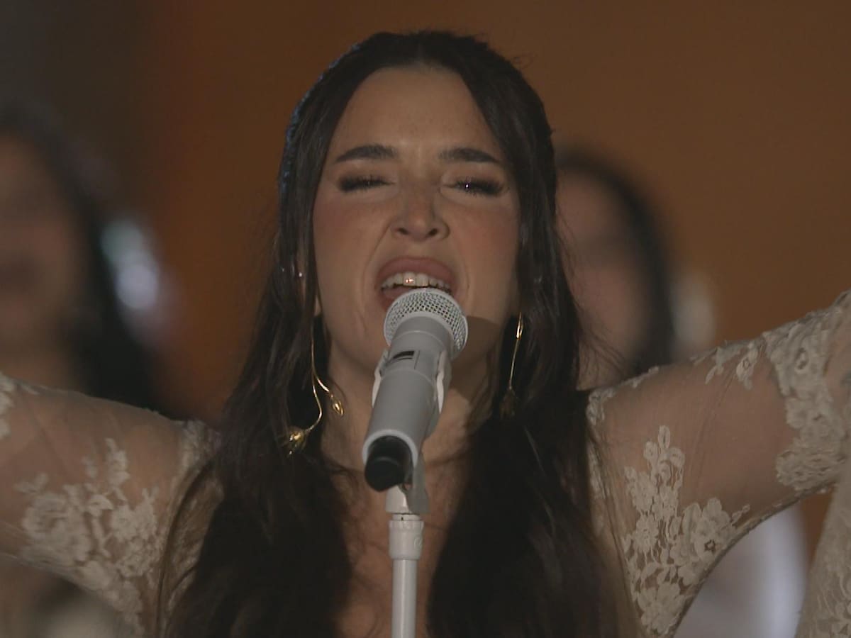 Lola Índigo despide el 2025 con un nuevo homenaje a Lorca desde la Alhambra