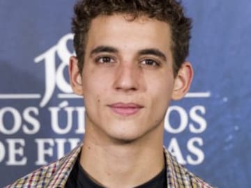 Miguel Herrán incendia Instagram y Natalia Verbeke alucina: “Wowwwww”