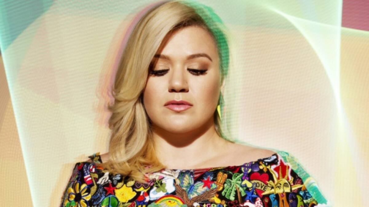 “Invincible” de Kelly Clarkson, su nuevo sencillo