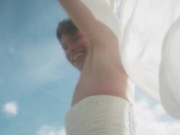 Raoul Vázquez comparte en TikTok el making off de Lo que debe pasar