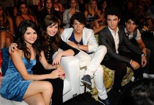 Demi Lovato, Selena Gomez y los Jonas Brothers