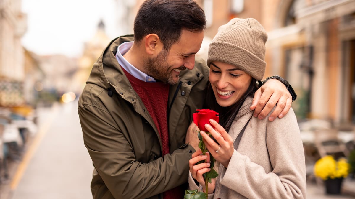 ¿Estas soltero en San Valentín 2026? 10 formas de encontrar pareja más allá de las apps