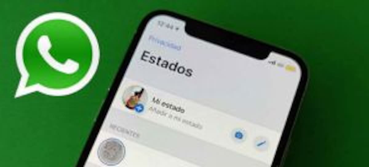 Se debe acceder a la pestaña de "Estados" para presionar sobre el icono de grabar un audio.