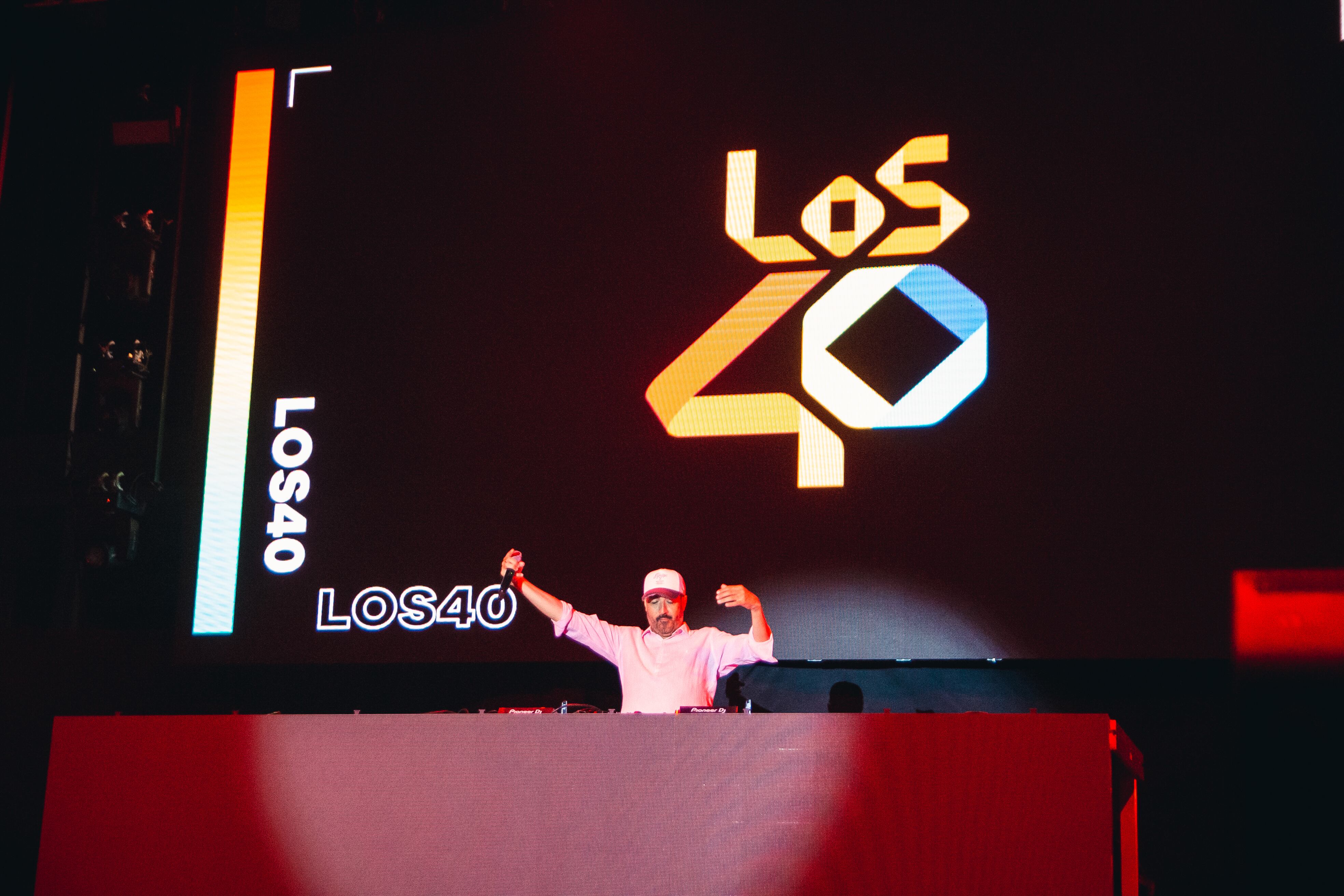 Un año más (y ya van 26), Tony Aguilar amenizó la fiesta que tuvo como protagonistas a un total de 20 artistas.