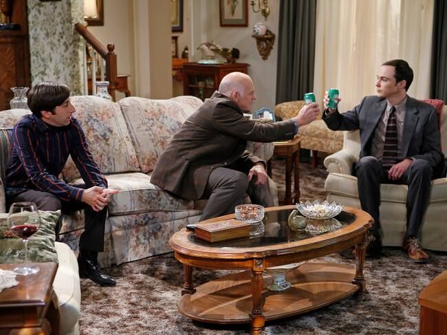 Simon Helberg, Casey Sander and Jim Parsons en el episodio 'The Thanksgiving Decoupling' de 'The Big Bang Theory'.