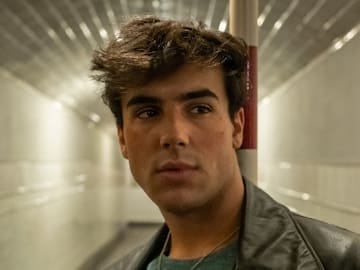 ÓSCAR CASAS SE PONE NOSTÁLGICO CON ‘ÁGUILA ROJA’: “ERA MI SUEÑO, PERO NO LO VEÍA TAN REAL”