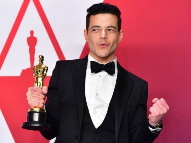 Rami Malek posa con su Oscar a mejor actor por interpretar a Freddie Mercury en 'Bohemian Rhapsody'.