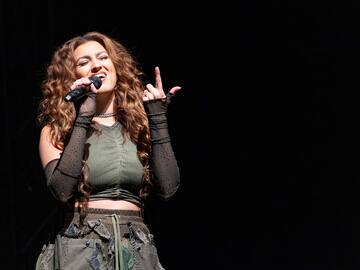 Tori Kelly, la telonera de la gira de estadios de Ed Sheeran, anuncia embarazo con nueva canción