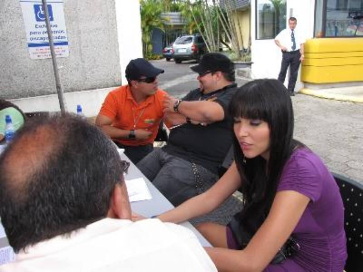 Jair, Tavo, María Teresa Miss Costa Rica y Eduardo Solano
