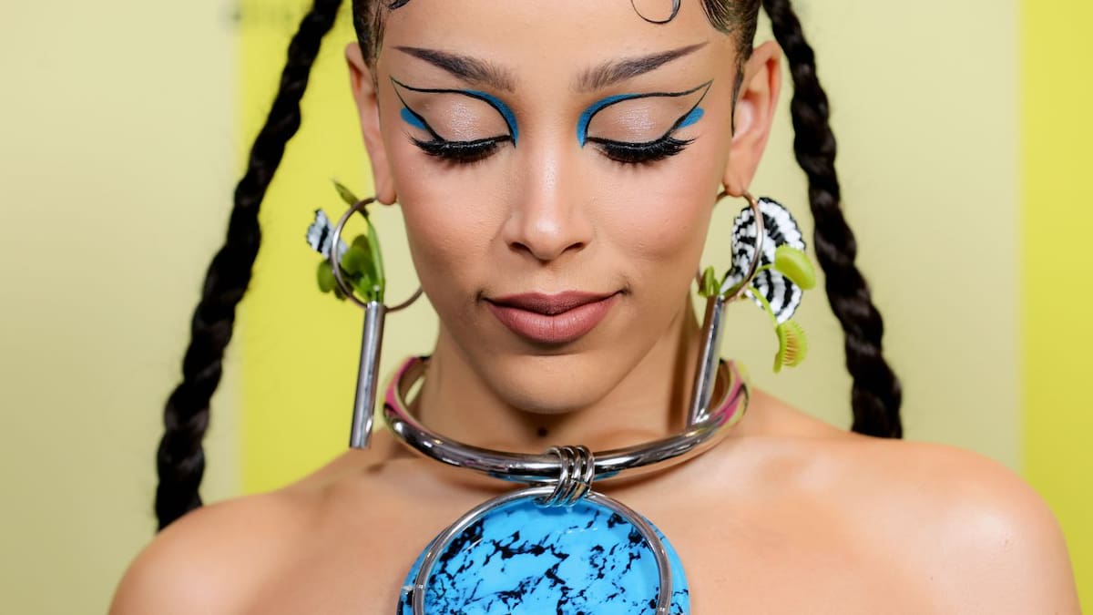 Doja Cat anuncia nueva canción, Need to know, y las colaboraciones de su disco: The Weeknd, Ariana Grande...