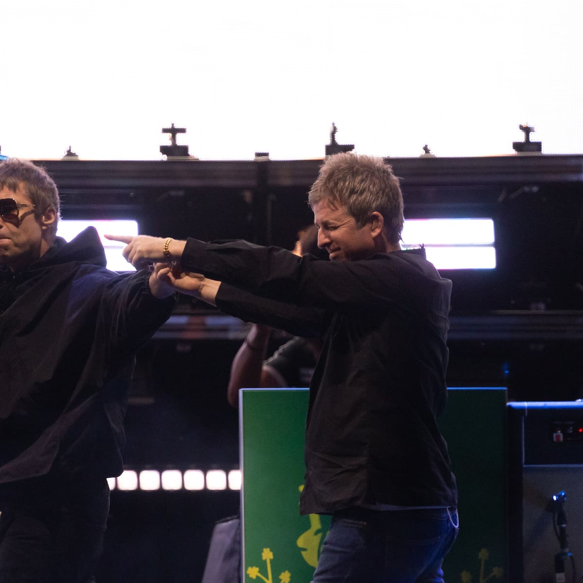 Los directores del documental de Oasis escondieron las cámaras para captar el reencuentro de Liam y Noel Gallagher: "Ni siquiera se dio cuenta"