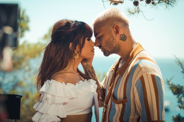 Anitta y Maluma en El Que Espera