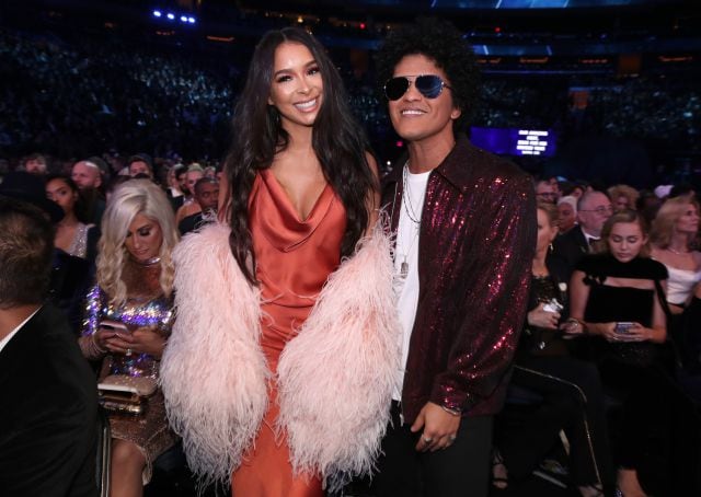 Bruno Mars y su novia, Jessica Caban, pletóricos en los Grammy.