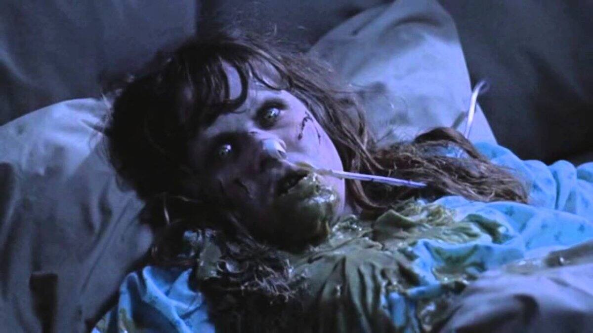 El exorcista - Estrenada en 1973, es considerada una de las mejores películas de terror de los últimos tiempos. Cuenta la historia de una niña de 12 años poseída por el diablo.