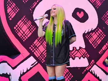 Avril Lavigne y Simple Plan nos llevan de vuelta a los 90 versionando 'All the small things'