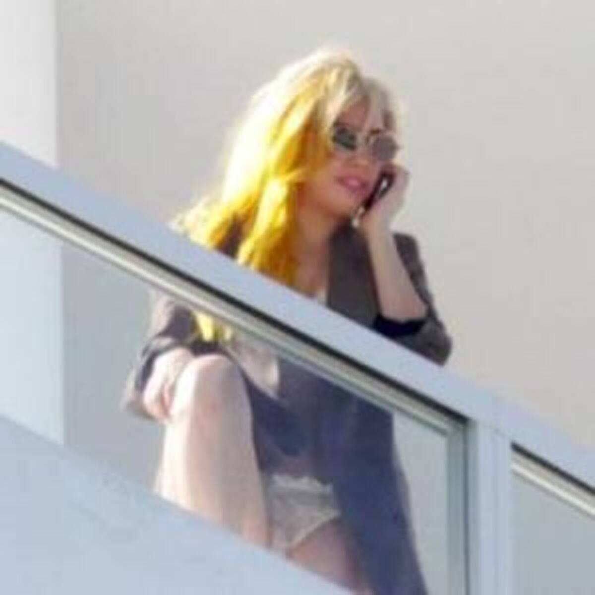 Lady Gaga resucita a las cámaras Polaroid