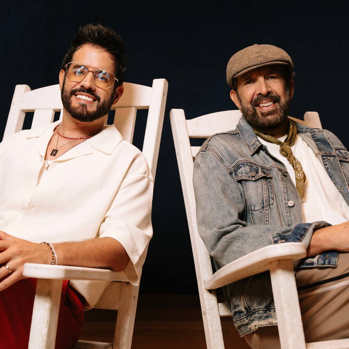 Juan Luis Guerra regresa al merengue en 'Nieve En Verano', su canción con Manny Cruz