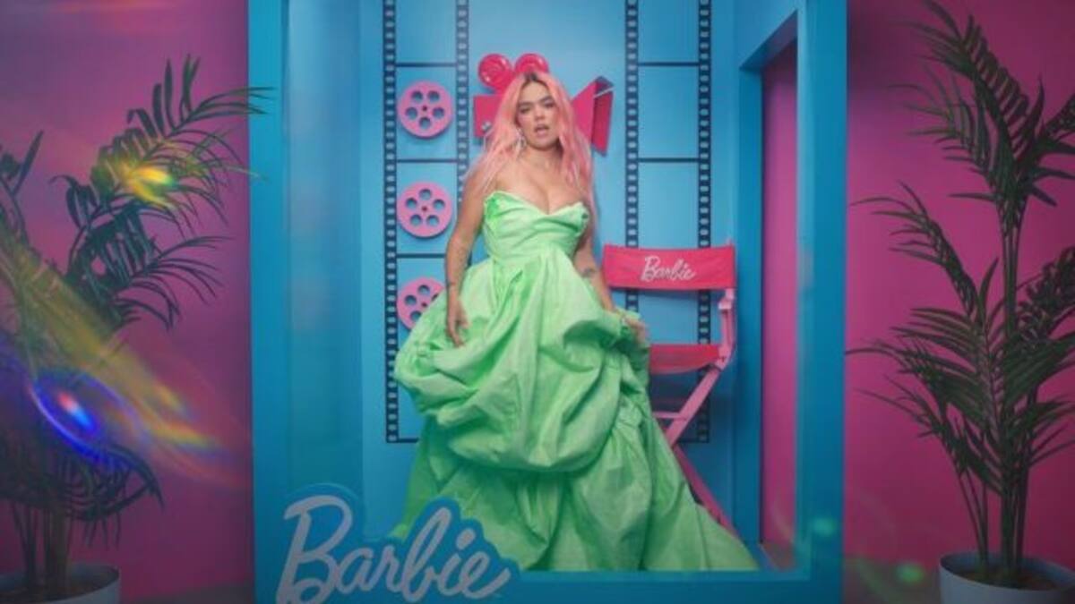 Karol G la nueva “Barbie astronauta” con Watati