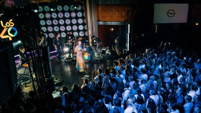 Vista general del concierto básico de Amaral en la sala Oasis de Zaragoza.