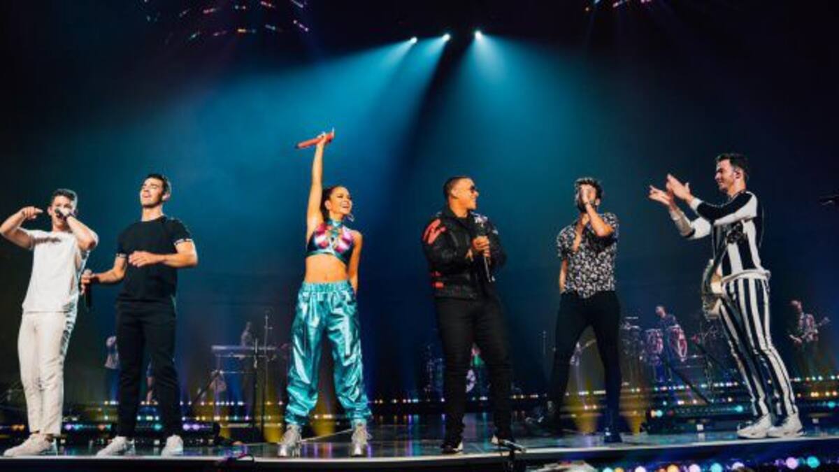 Los Jonas Brothers, Sebastián Yatra, Daddy Yankee y Natti Natasha presentaron por primera vez “Runaway” en vivo