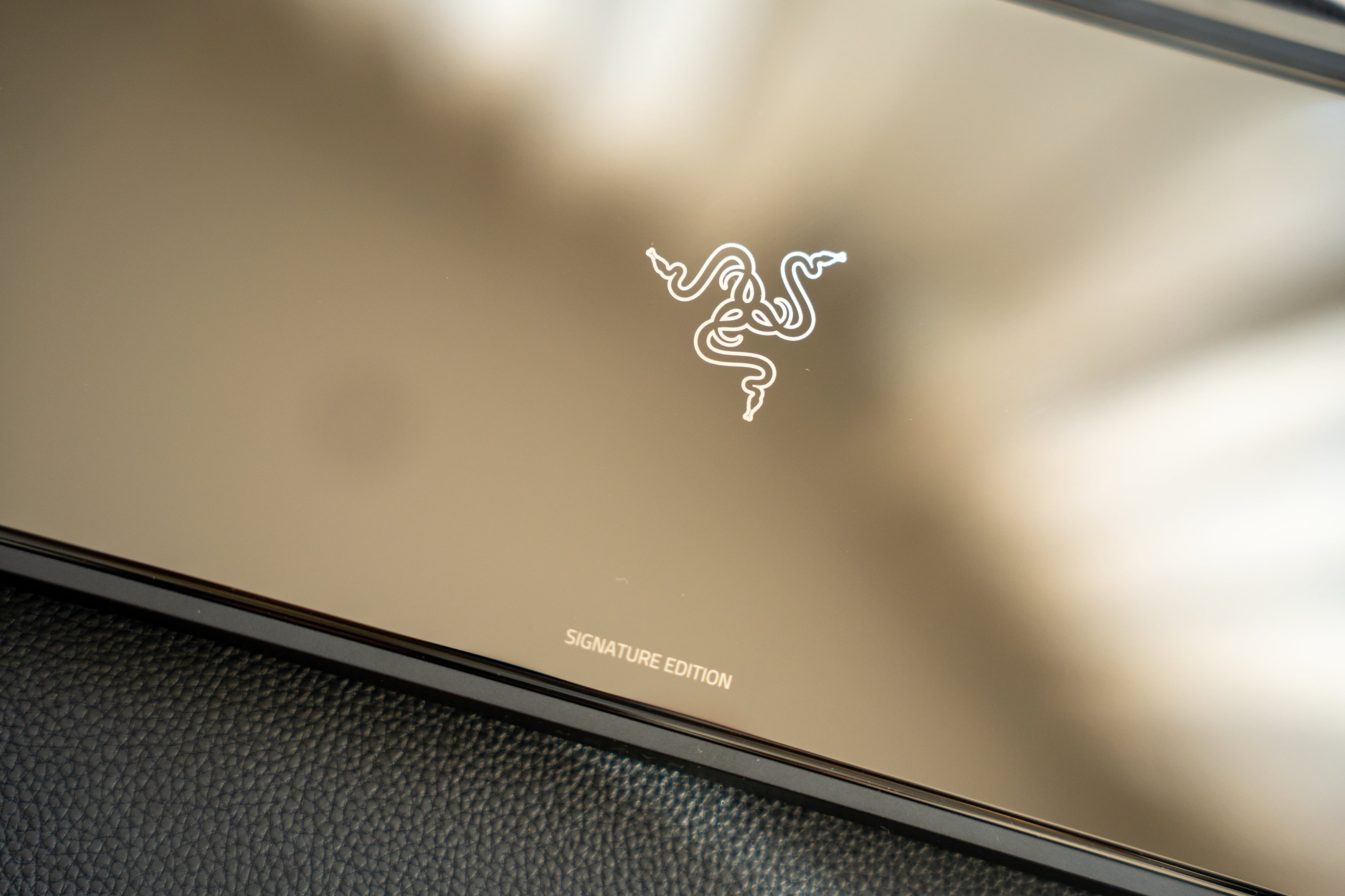 Huntsman V3 Pro Signature Edition