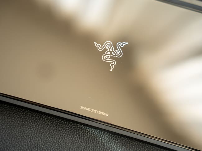 Huntsman V3 Pro Signature Edition