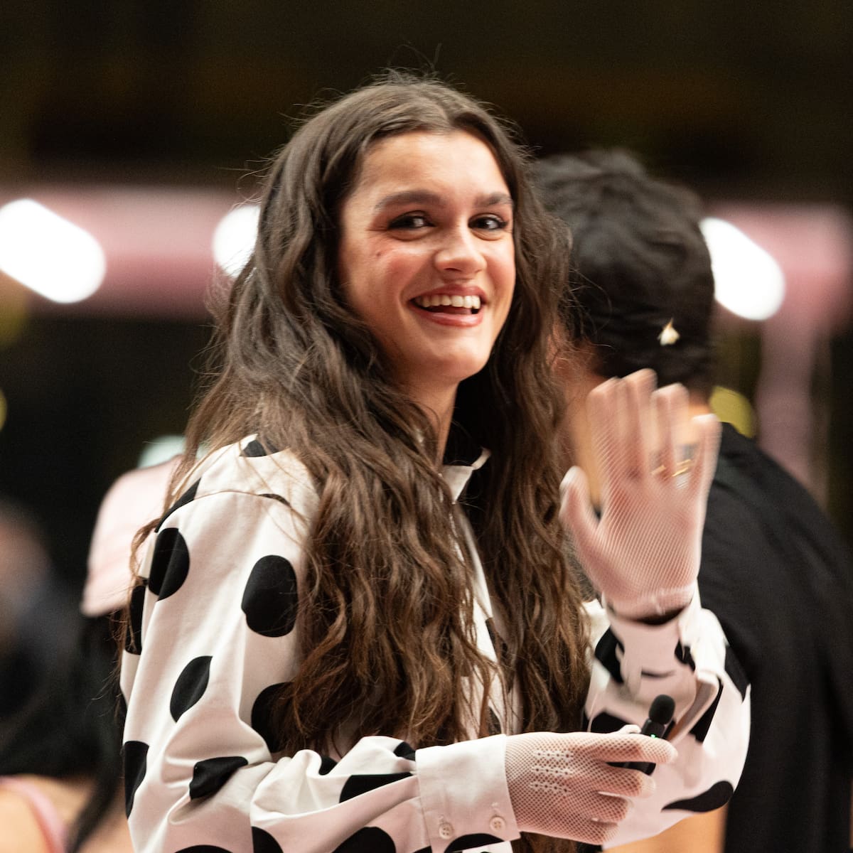 Amaia ya es oficialmente chica Almodóvar: El Deseo comparte un vídeo de la artista rodando su próxima película