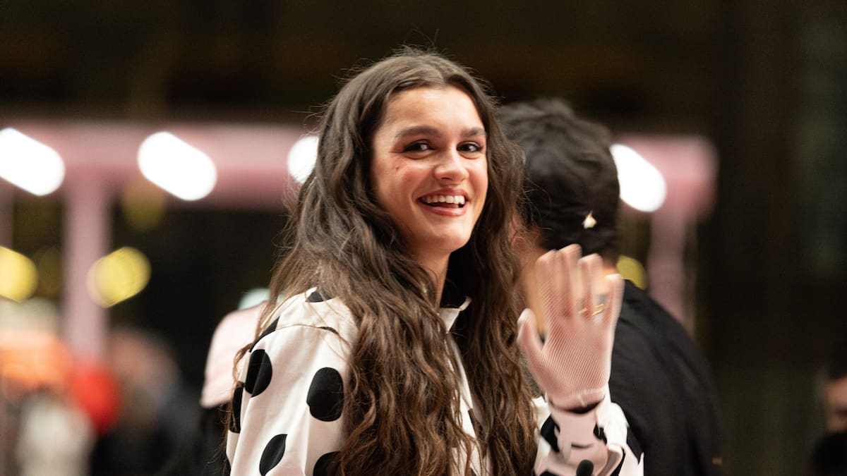 Amaia ya es oficialmente chica Almodóvar: El Deseo comparte un vídeo de la artista rodando su próxima película