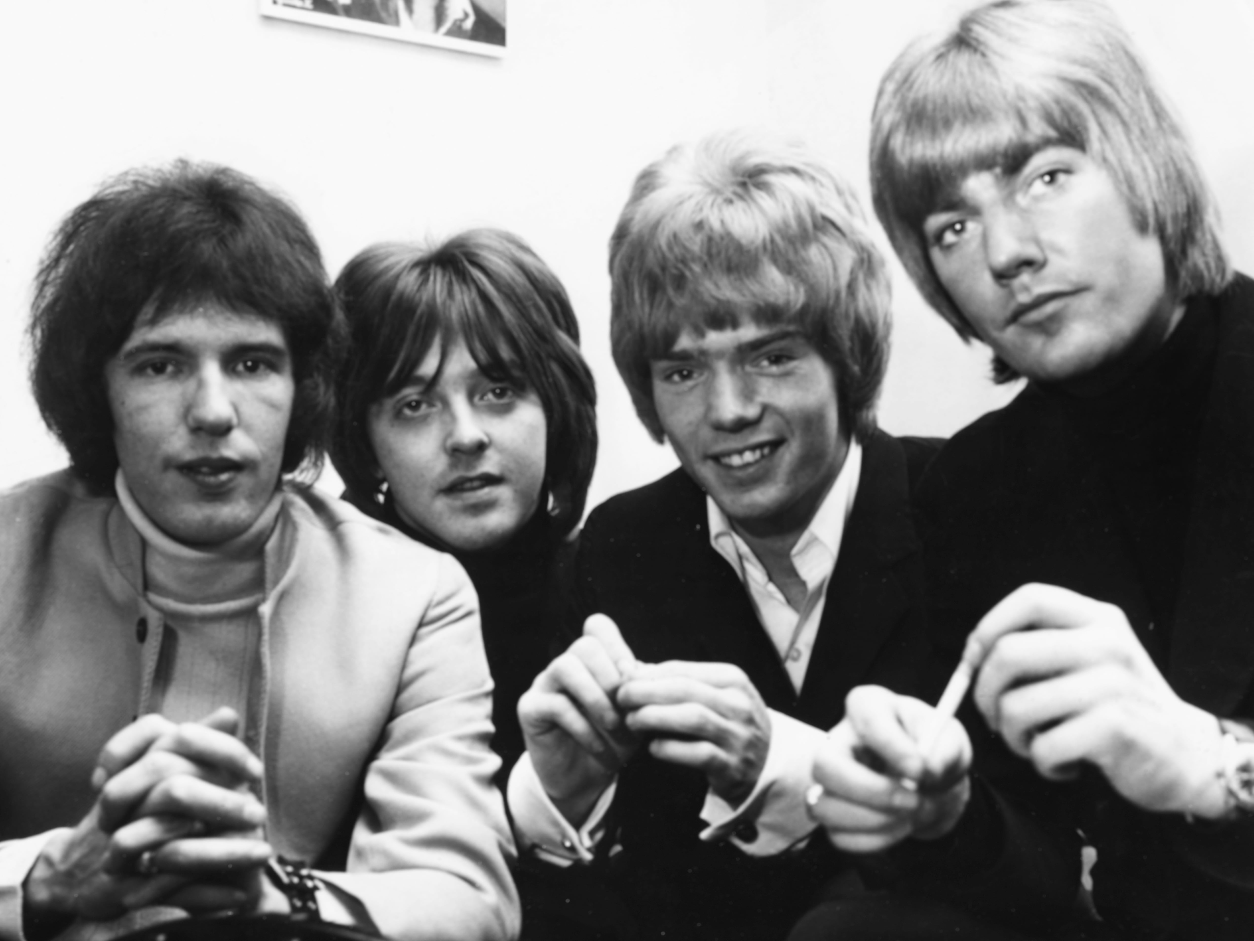 Gary Walker, Joey Molland, Paul Crane y John Lawson de la banda Gary Walker and the Rain en 1968.