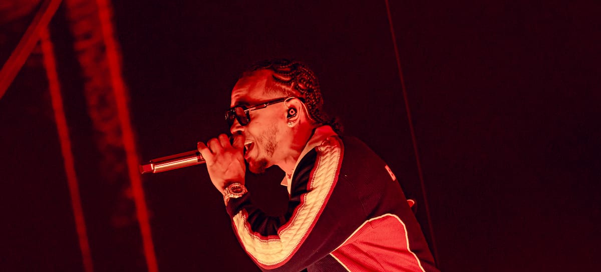 Ozuna inaugurando el Festival Starlite Occident.