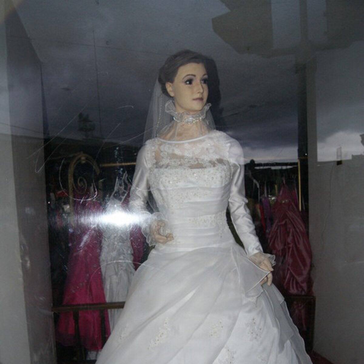 ¡Este maniquí pone los pelos de punta!