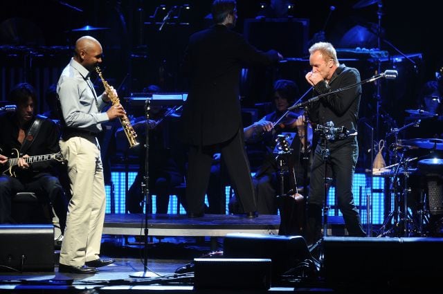 Branford Marsalis y Sting aún tocan juntos, como en este concierto con la Orquesta Filarmónica de Nueva York en 2010.