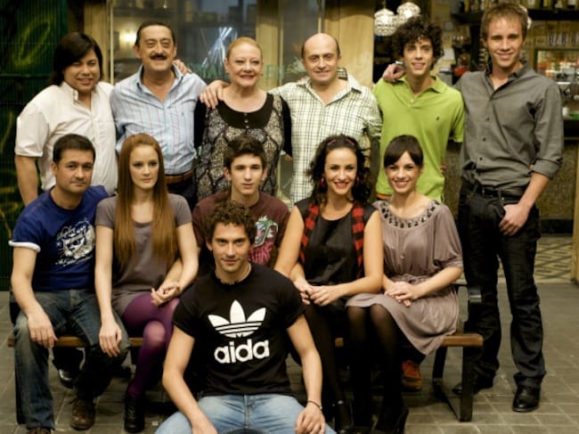 Reparto Aída con Eduardo Casanova