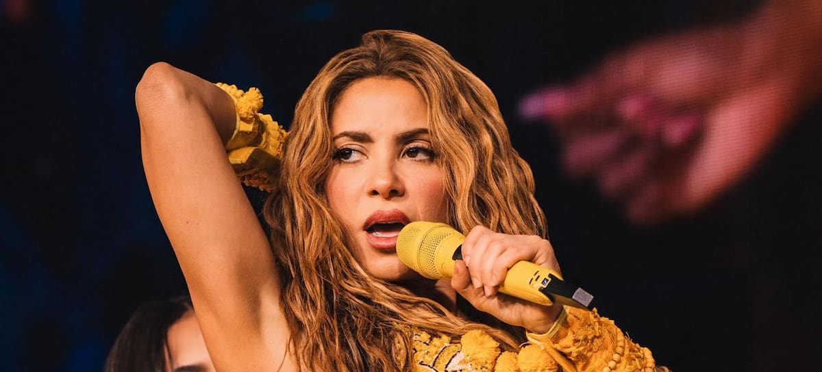 Shakira durante la gira mundial Las Mujeres Ya No Lloran