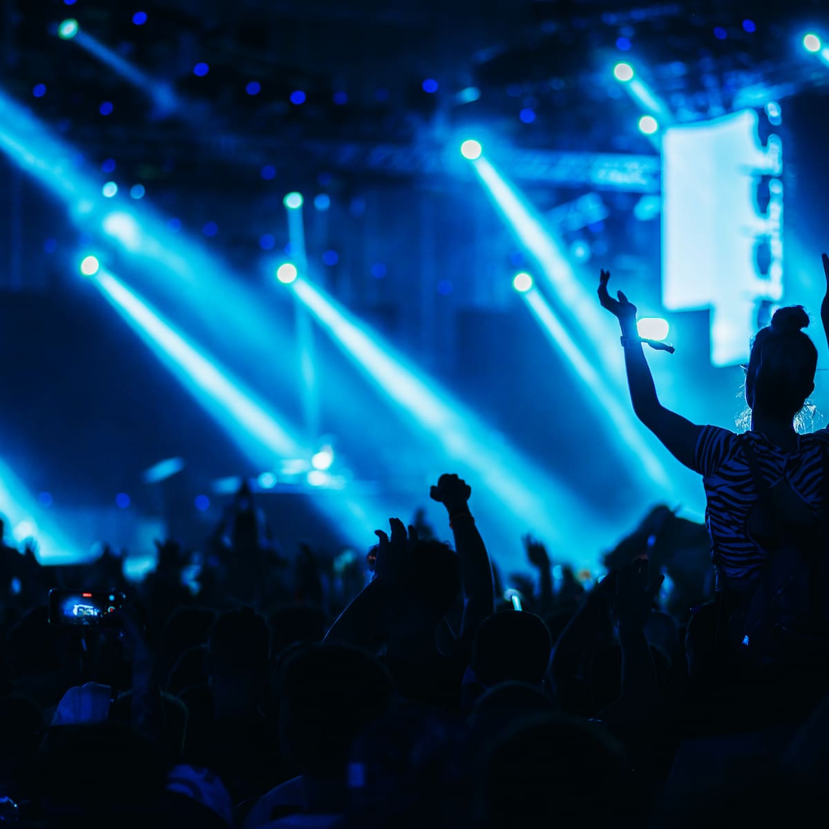 El festival 240 BACK HOME aterrizará en Salou este verano para llevar la electrónica a lo más alto
