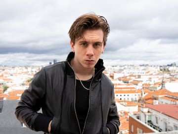 Walls cuenta cómo surgió 'Vulnerable', su nueva canción con Dani Fernández: "Representa la manera de construir una carrera donde es jodido ganarse un nombre"