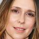 JENNIFER LOVE HEWITT VUELVE A UNA ALFOMBRA ROJA Y… ACABA PIDIENDO DISCULPAS POR SU ASPECTO