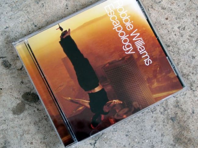 Portada del disco 'Escapology' de Robbie Williams, publicado en 2002.