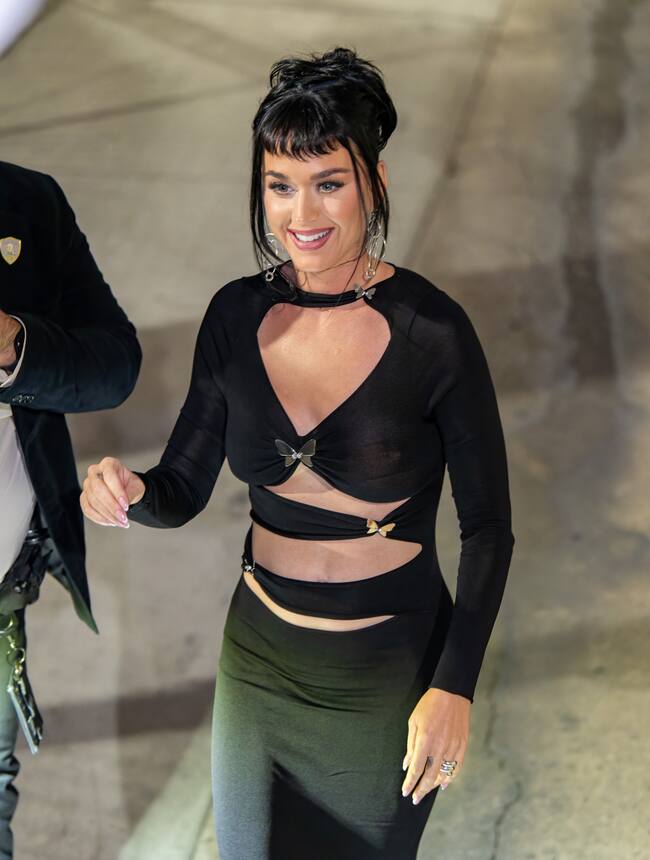 Katy Perry, fotografiada a su llegada al show "Jimmy Kimmel Live", en Los Ángeles, California en febrero de 2024