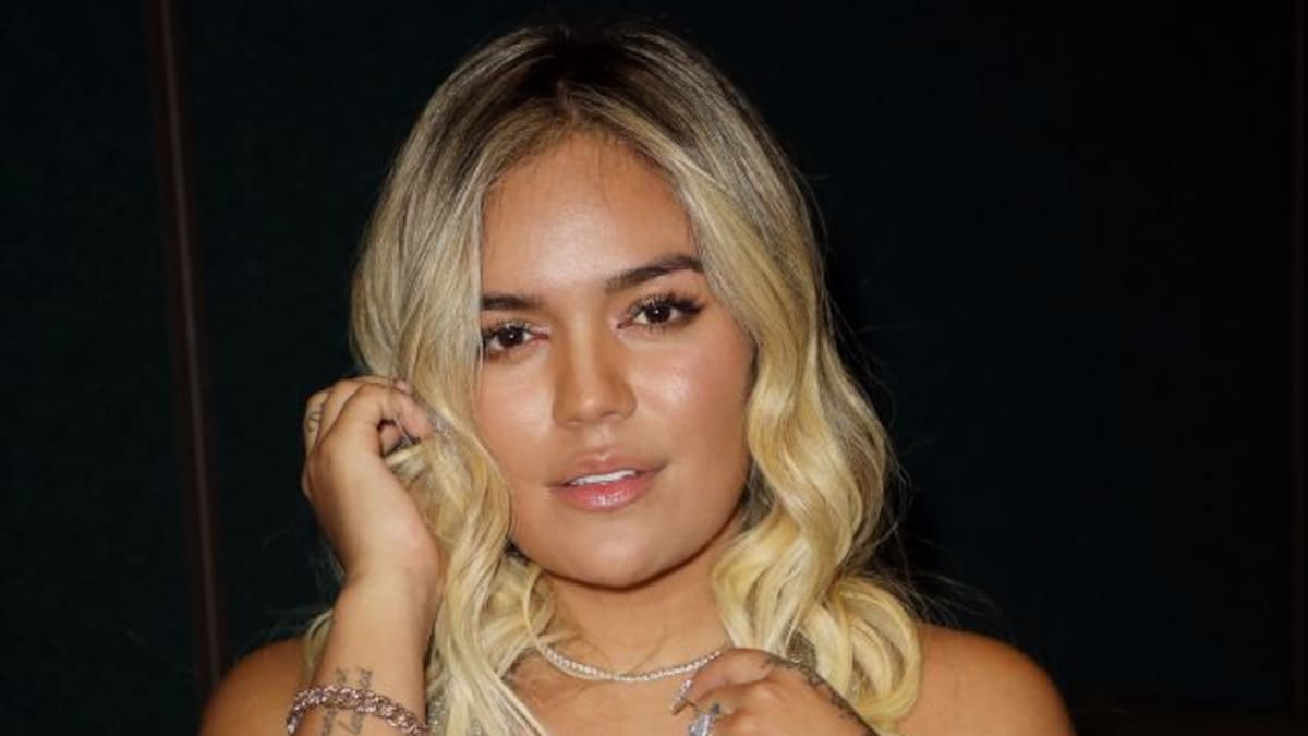 Karol G no puede evitar llorar al anunciar su nuevo proyecto