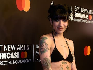 Cazzu aparece llena de flores y las redes se preguntan si se debe a un nuevo amor