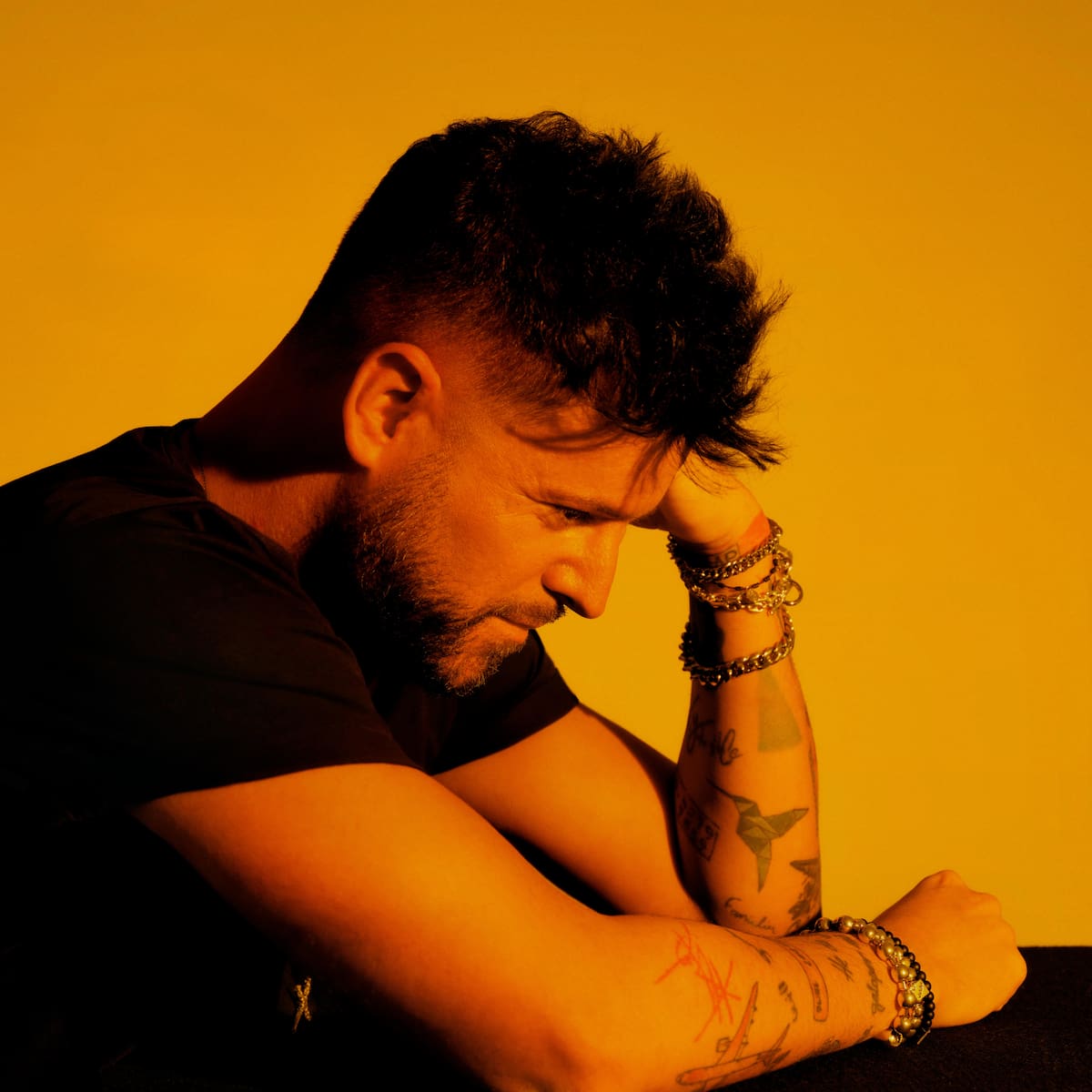 Pablo López presenta su nueva era musical con 'Esdrújula', un himno al amor y a la libertad