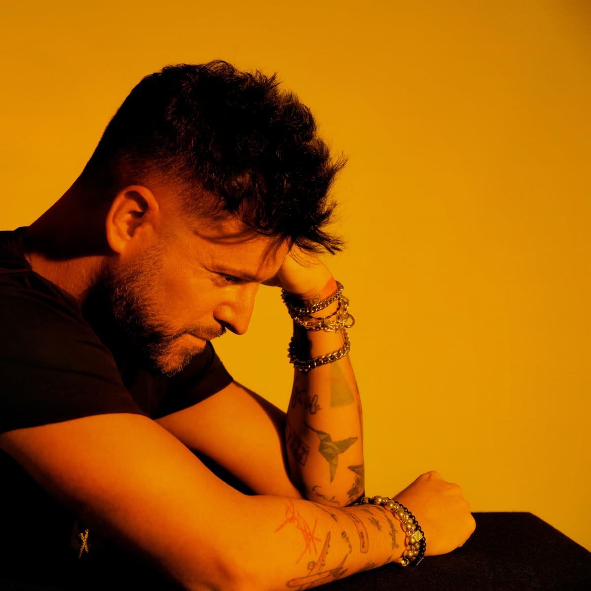 Pablo López presenta su nueva era musical con 'Esdrújula', un himno al amor y a la libertad